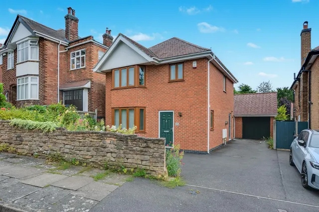 The Close, Chilwell, NG9, photo 1