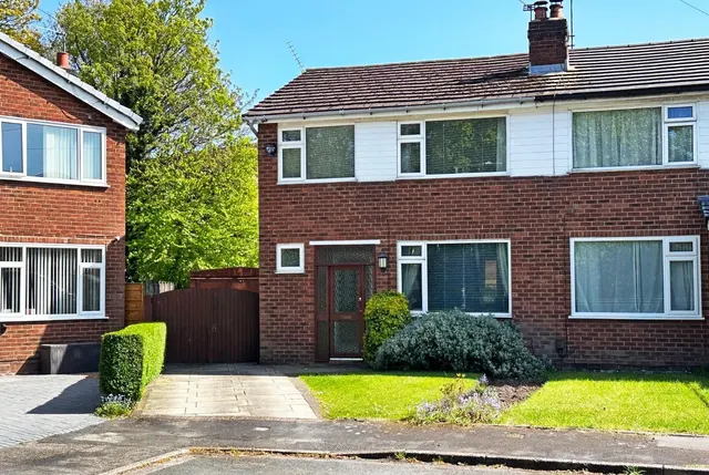 Kersal Drive, Timperley WA15 6UX, photo 1
