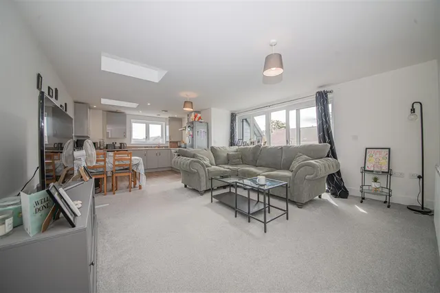 Samuel Jarvis Avenue, Fair Oak, SO50, photo 2