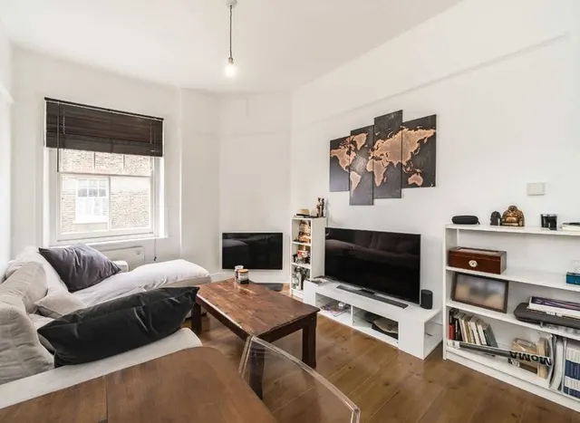 Photo 3 — Prince Of Wales Drive, Battersea, SW11