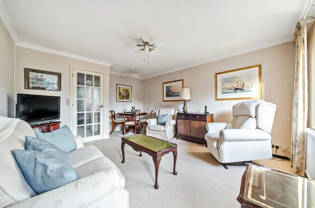 Barlow Close, Stubbington, PO14, photo 1