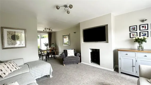 Pinewood Crescent, Heighington Village, DL5, photo 2