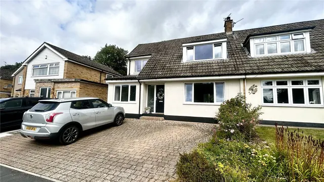 Pinewood Crescent, Heighington Village, DL5, photo 1