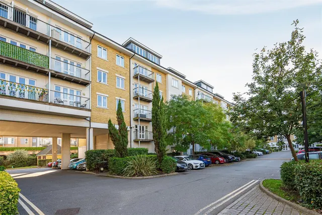 Park Lodge Avenue, West Drayton, UB7, photo 1
