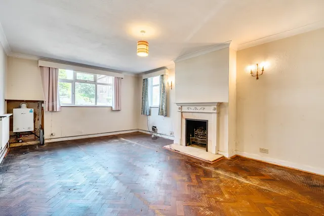 Cervantes Court, Northwood, HA6, photo 2