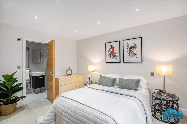 Holden Road, London, N12, photo 3