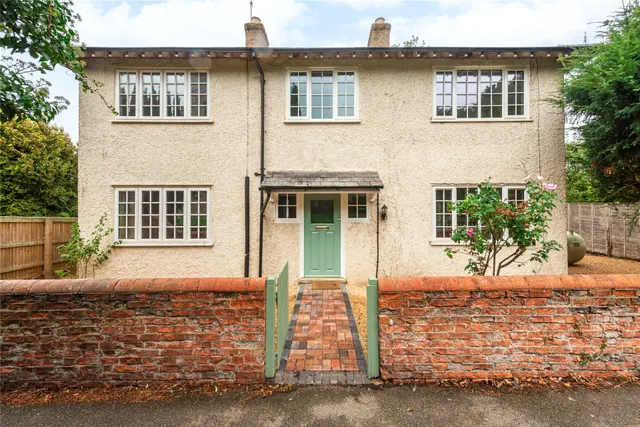 Church Walk, North Crawley, MK16, photo 1