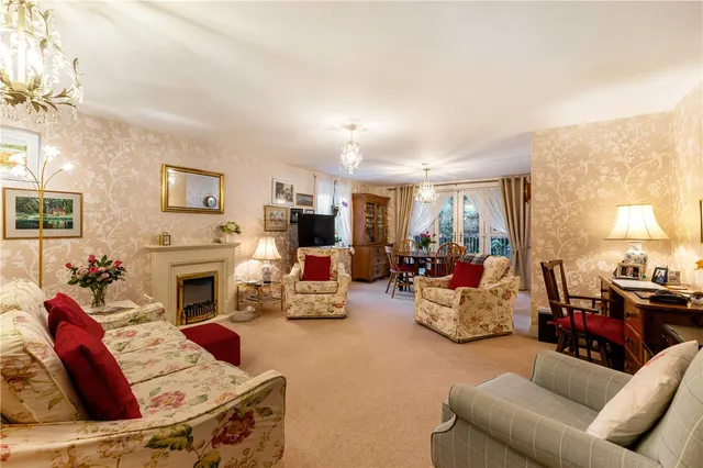 Granham Close, Marlborough, SN8, photo 2