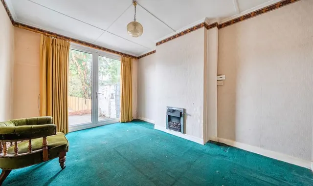 Stane Way, Epsom, KT17, photo 2