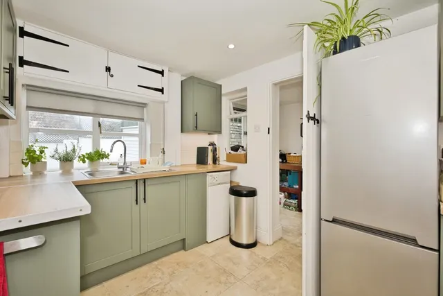 Henton, Wells, BA5, photo 2