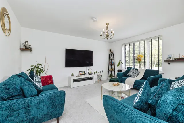 Photo 2 — Cowgreen Close, Eaglescliffe, Stockton-on-Tees, TS16