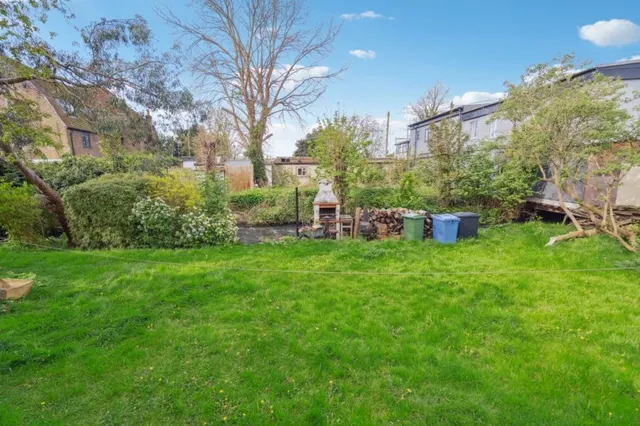 Willow Avenue, Denham, UB9, photo 2
