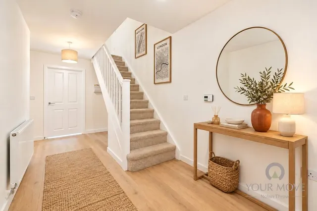 Hadlow Gardens, Kettering, NN16, photo 1