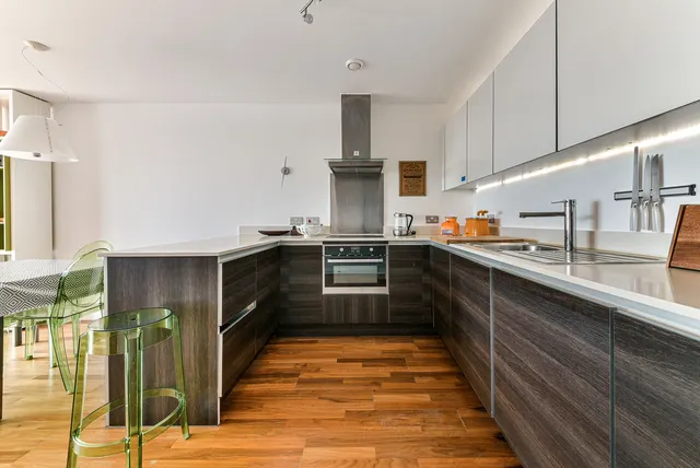 Stanley Road, London, SW19, photo 2