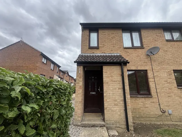 Highgrove Close, Calne, SN11, photo 1