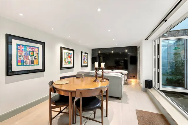 Fulham Road, London, SW10, photo 3