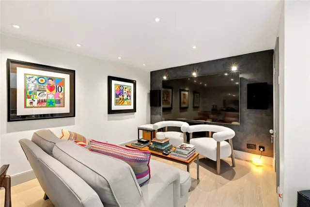 Fulham Road, London, SW10, photo 2