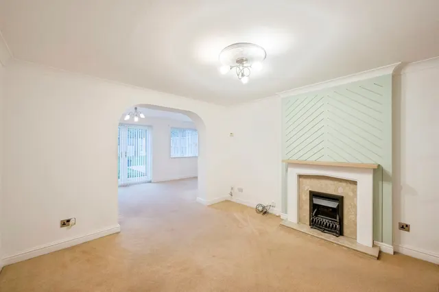 Pagnell Avenue, Thurnscoe, S63, photo 3