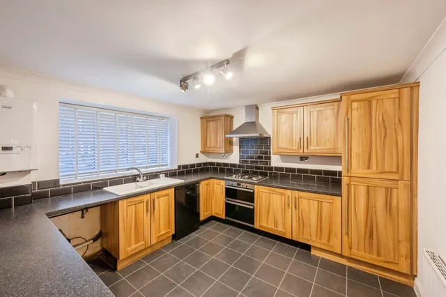 Pagnell Avenue, Thurnscoe, S63, photo 2