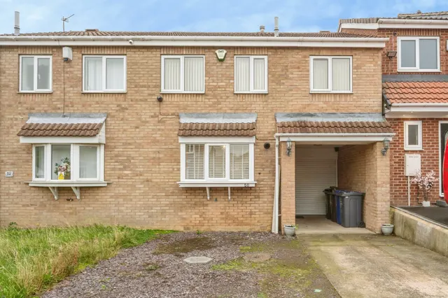 Pagnell Avenue, Thurnscoe, S63, photo 1