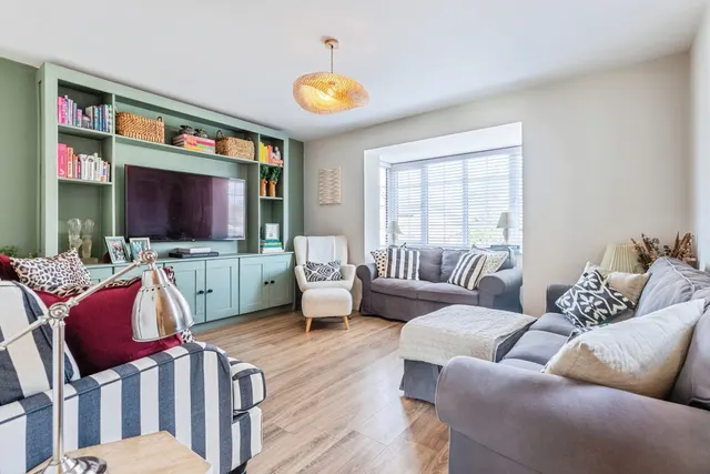 Loughrigg Drive, Middleton, M24, photo 2