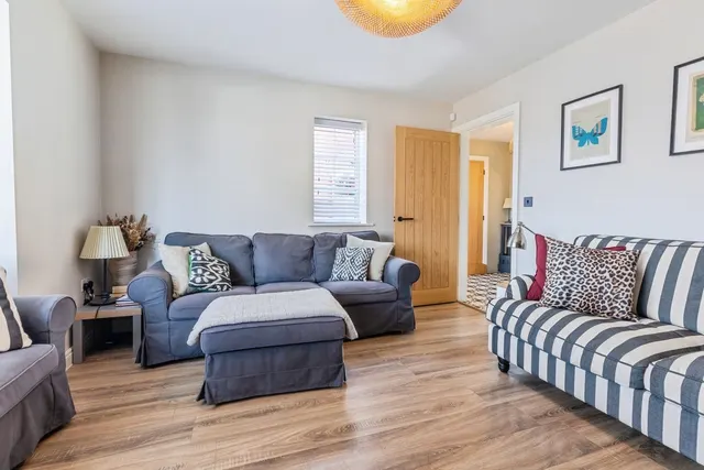 Loughrigg Drive, Middleton, M24, photo 3
