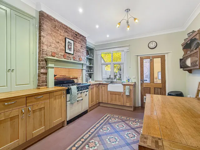 Coalport Road, Madeley, TF7, photo 2