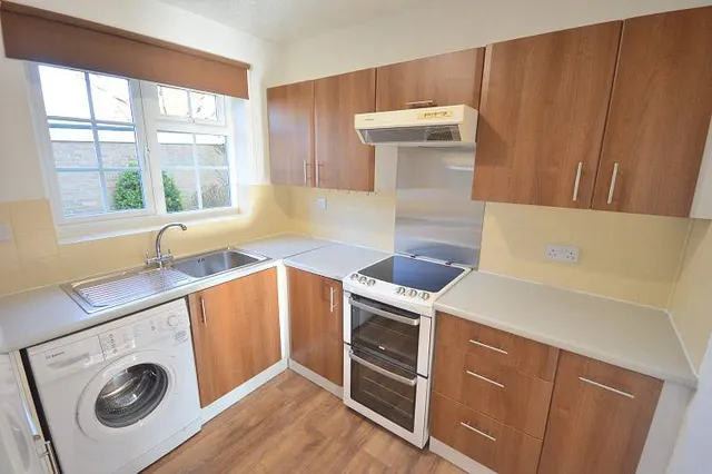 Pinewood Court, Sale, photo 2