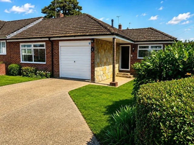 Willow Gardens, North Baddesley, SO52, photo 1