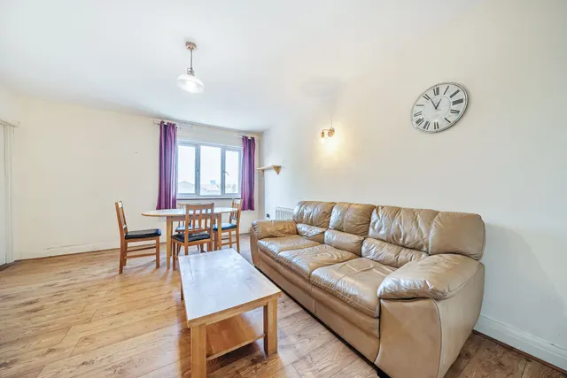 215b Wood Street, London, photo 1