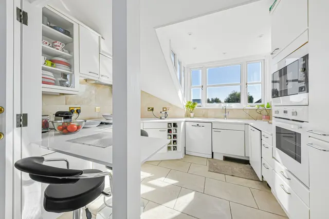 Thurlow Road, Hampstead, NW3, photo 3