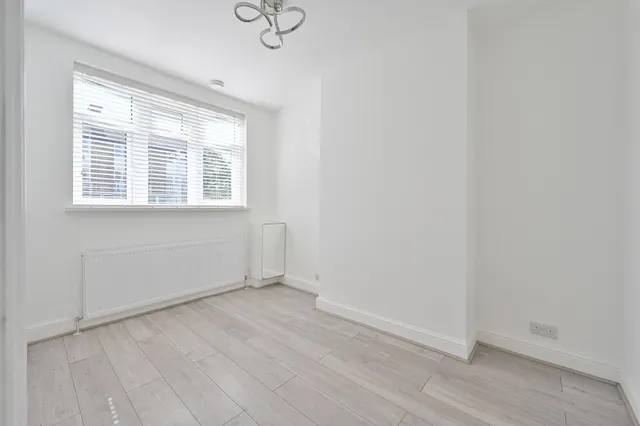 Photo 2 — 49 Greenford Road, Harrow