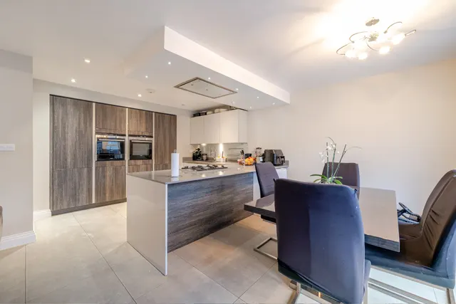 Norwood Road, Southall, UB2, photo 3