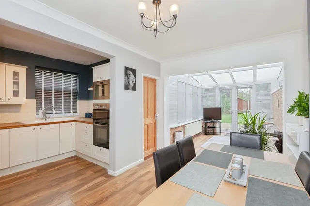 Northfield Avenue, Wigston, LE18, photo 3