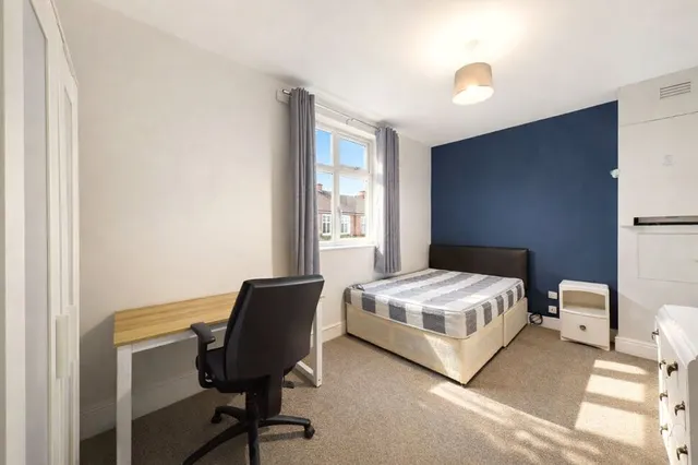 Semilong Road, Northampton, NN2, photo 1