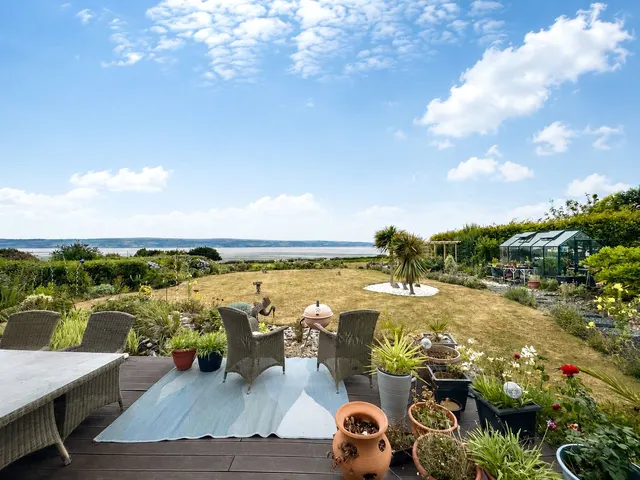 Oldfield Drive, Heswall, CH60, photo 2
