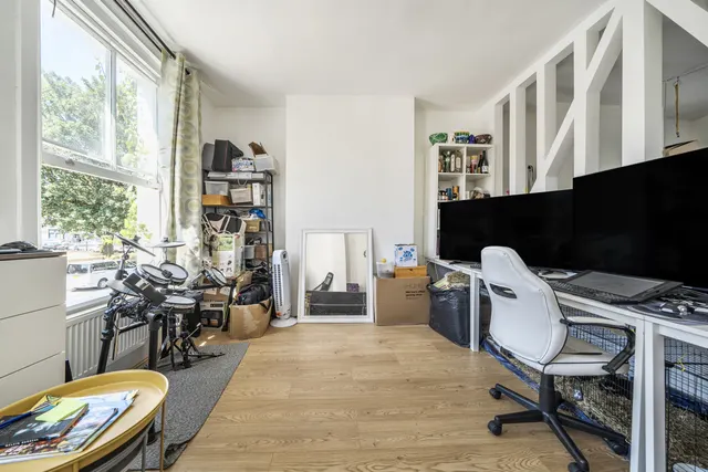 Photo 3 — 170b Grafton Road, London