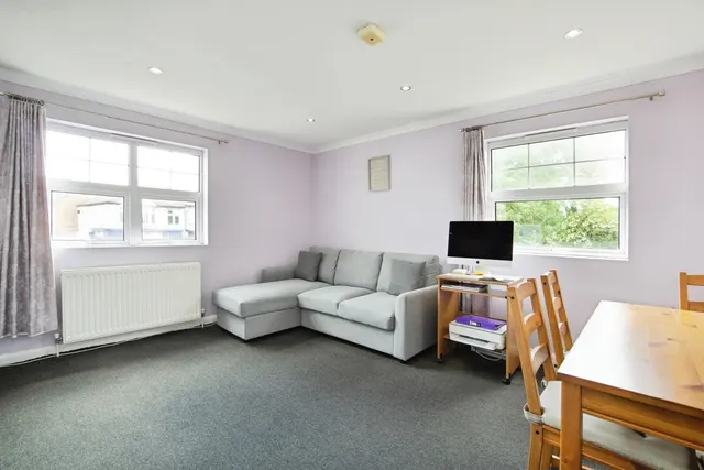 Photo 3 — Wickham Road, Shirley, Croydon, Surrey, CR0