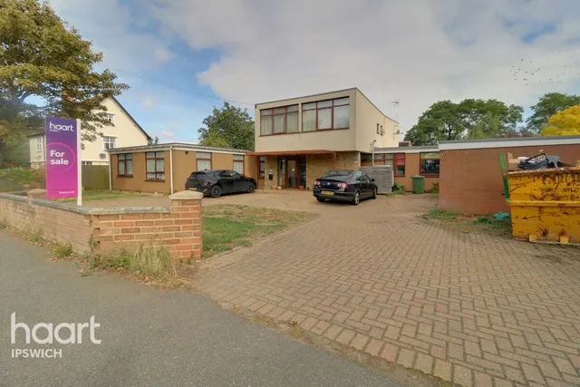 High Road, Felixstowe, IP11, photo 1