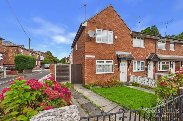 3 bedroom house — Gosport Square, Salford, Greater Manchester, M7