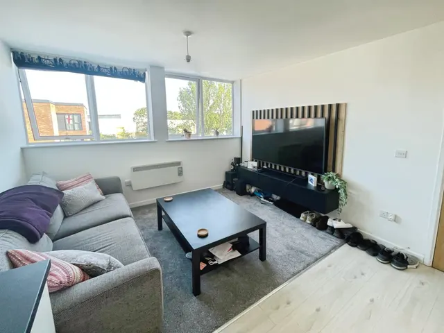 Photo 3 — Wella House Wella Road, Basingstoke, Basingstoke, RG22 4FQ