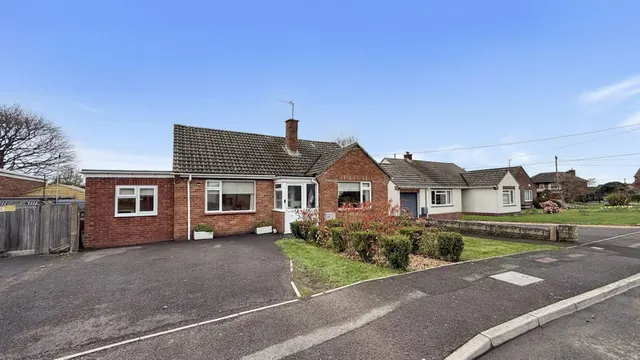 Ludlow Close, Warminster, photo 1