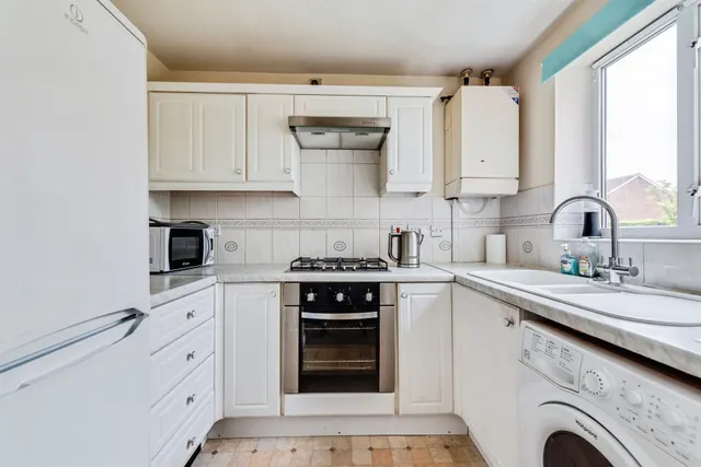 Barnum Court, Swindon, SN2, photo 2