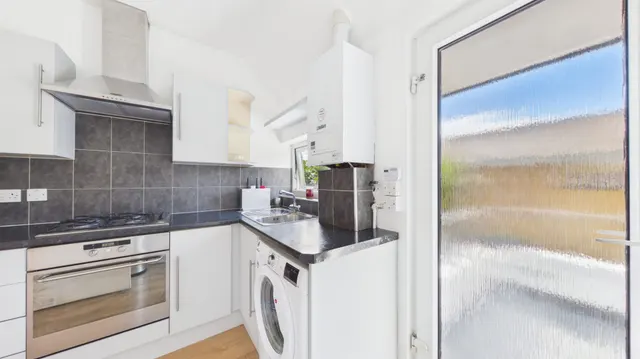 The Vale, Golders Green, NW11, photo 3
