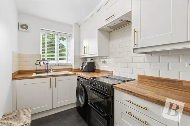 Waterville Drive, Vange, SS16, photo 2