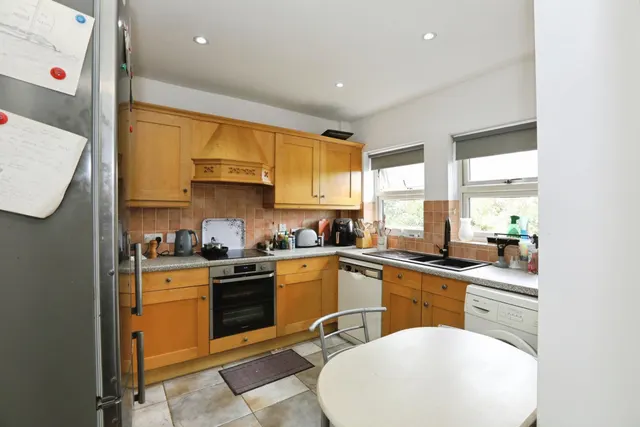 Middle Street, Betchworth, RH3, photo 3