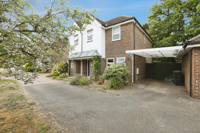 Middle Street, Betchworth, RH3, photo 1