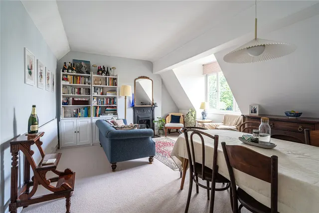 Photo 2 — Riggindale Road, London, SW16