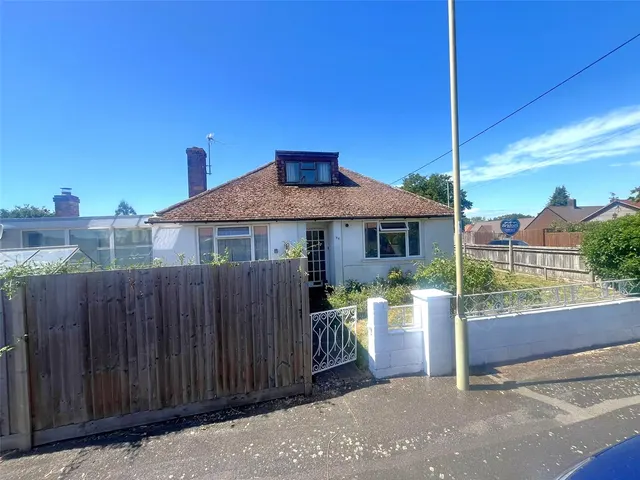 Hill Road, Oakley, Basingstoke, Hampshire, RG23 7JJ, photo 1