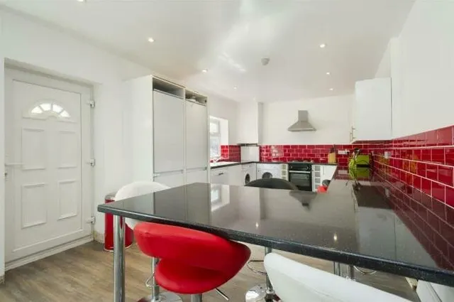 Derby Grove, Nottingham, NG7, photo 3